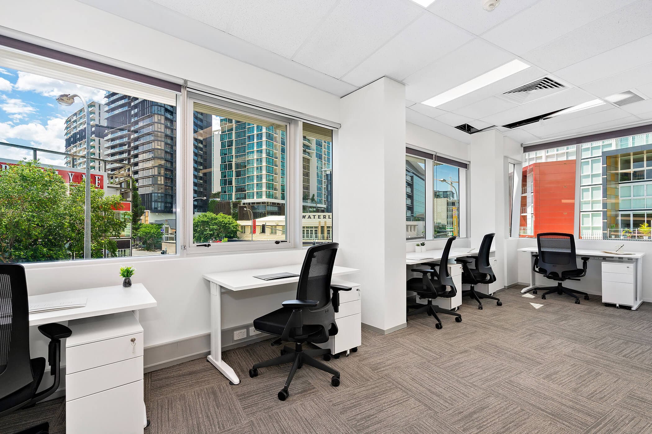 Team room with a street view at Workspace365
